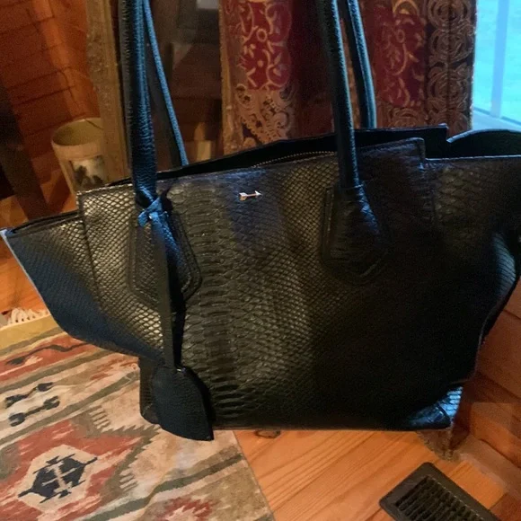 Purse - Picture 2 of 12